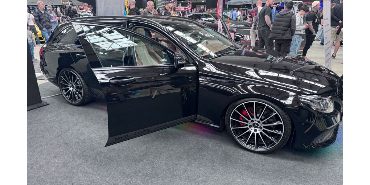 Mercedes-Benz E 220 176.000 km 25.300 &euro; Siek 22962