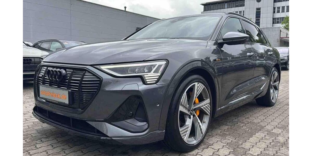 Audi e-tron 59.099 km 37.950 &euro; Hamburg 22047
