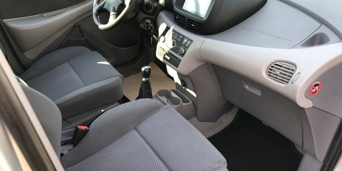 Nissan Almera Tino Luxury für kleines Geld 189.500 km 1.499 &euro; Hamburg 22339
