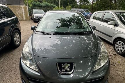 Peugeot 207 150.000 km 2.999 &euro; Hamburg 22159