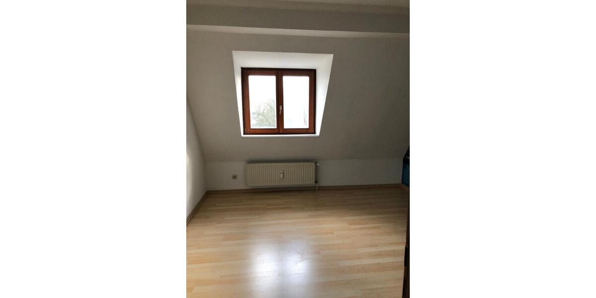 Dachgeschoßwohnung Hamburg Wandsbek - 2 Zimmer, 83 m&sup2;, 916&euro; | Angebot:25640502