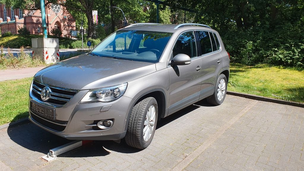 VW Tiguan 71.500 km 7.980 &euro; Hamburg 22297
