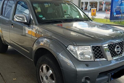 Nissan Pathfinder 253.000 km 8.500 &euro; Hamburg 20038