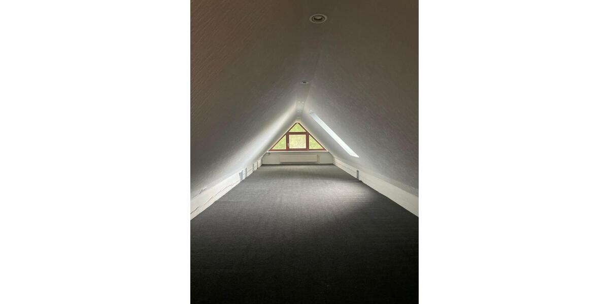 Dachgeschoßwohnung Hamburg Eppendorf - 4 Zimmer, 103 m&sup2;, 1.850&euro; | Angebot:25176633