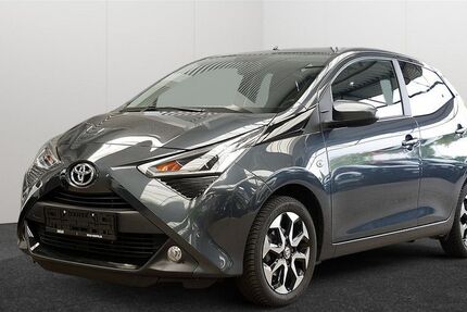 Toyota Aygo (X) 50.194 km 10.990 &euro; Rellingen 25462