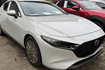 Mazda 3 5.668 km 26.950 &euro; Bad Oldesloe 23843