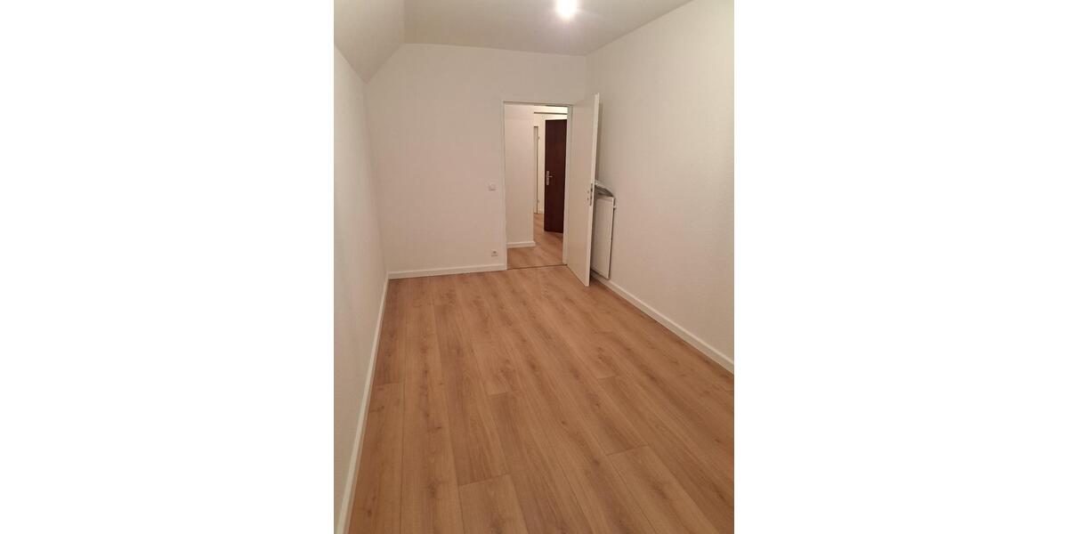 Dachgeschoßwohnung Stapelfeld - 3 Zimmer, 97 m&sup2;, 1.880&euro; | Angebot:25307683