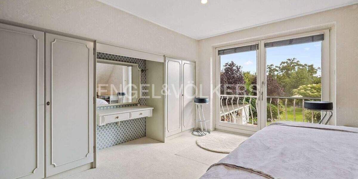 Einfamilienhaus Norderstedt Garstedt - 9 Zimmer, 317 m&sup2;, 1.100.000&euro; | Angebot:25701916