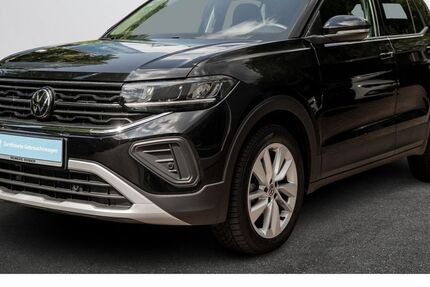 VW T-Cross 5.690 km 26.240 &euro; Hamburg 22457