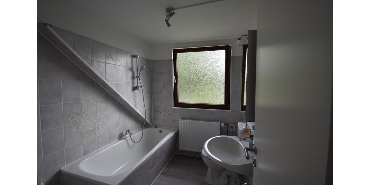 Dachgeschoßwohnung Barmstedt - 3 Zimmer, 64 m&sup2;, 900&euro; | Angebot:26652142
