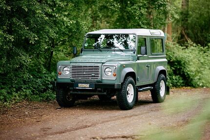Land Rover Defender 42.296 km 50.990 &euro; Hamburg 22339
