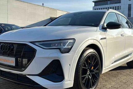 Audi e-tron 43.742 km 37.950 &euro; Hamburg 22047