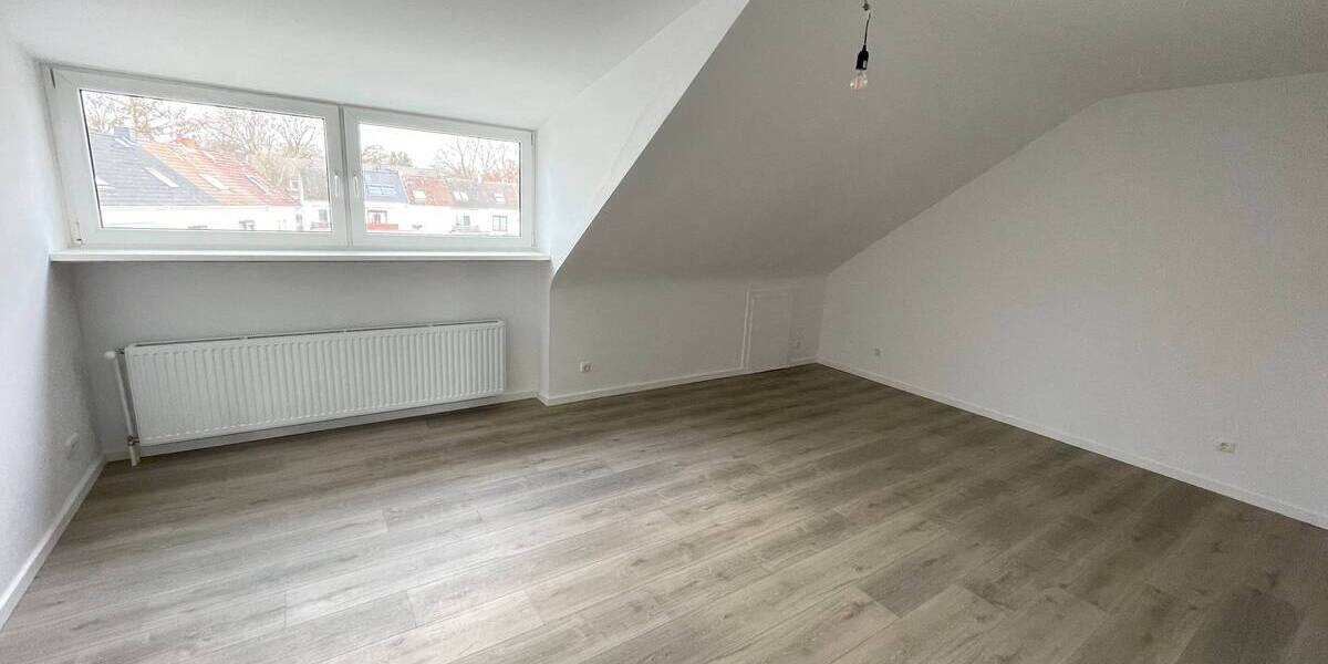 Etagenwohnung Hamburg Rahlstedt - 3 Zimmer, 90 m&sup2;, 1.350&euro; | Angebot:25705233