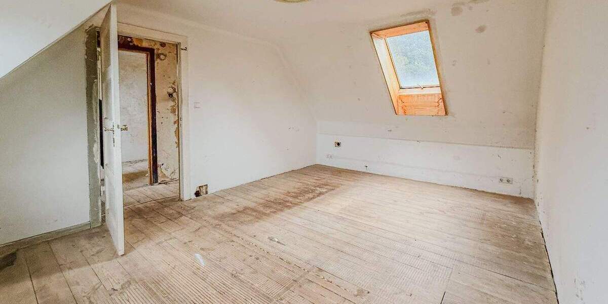 Doppelhaushälfte Hamburg Langenhorn - 3 Zimmer, 127 m&sup2;, 125.000&euro; | Angebot:25679203