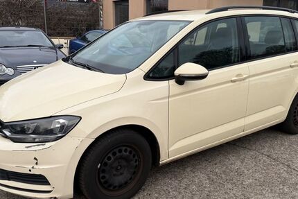 VW Touran 244.000 km 3.999 &euro; Hamburg 22047