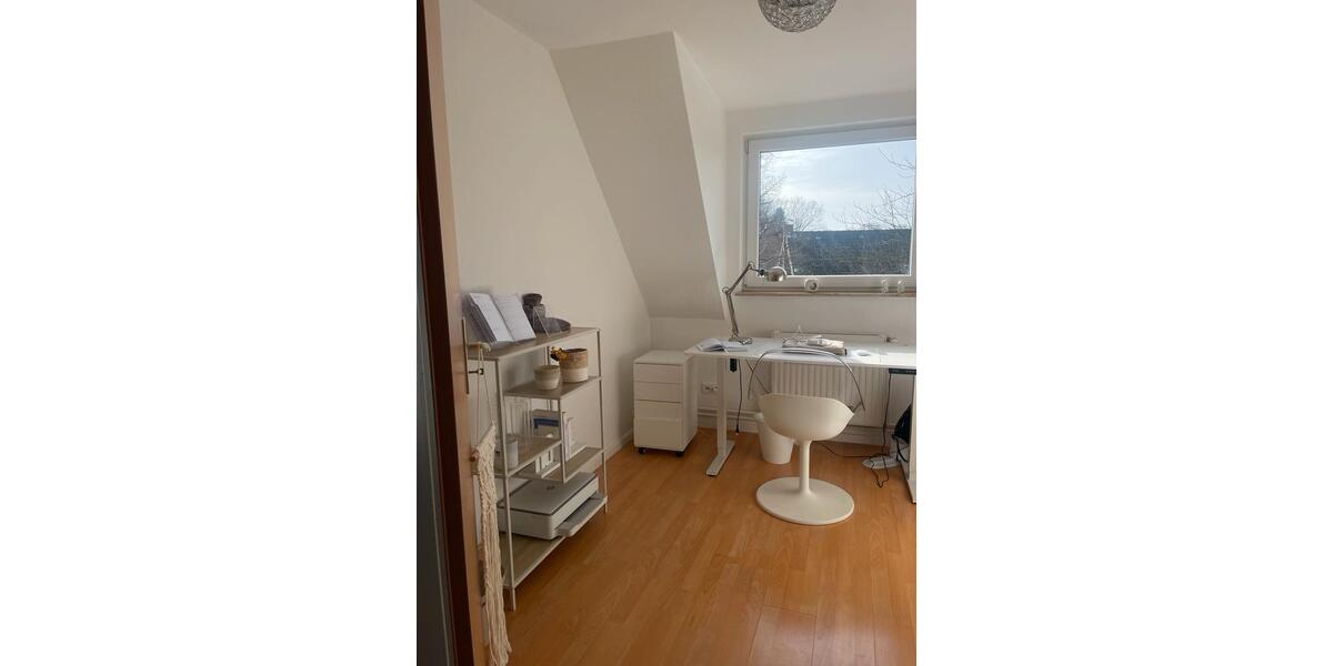 Dachgeschoßwohnung Reinbek - 3 Zimmer, 80 m&sup2;, 980&euro; | Angebot:25583184