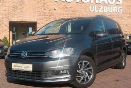 VW Touran 227.661 km 9.900 &euro; Henstedt Ulzburg(20 km nördlich von HH-direkt an der A7) 24558