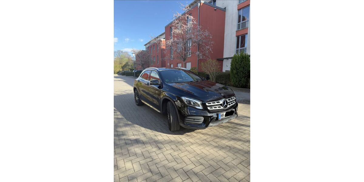 Mercedes-Benz GLA 180 130.000 km 19.800 &euro; Hamburg 22115