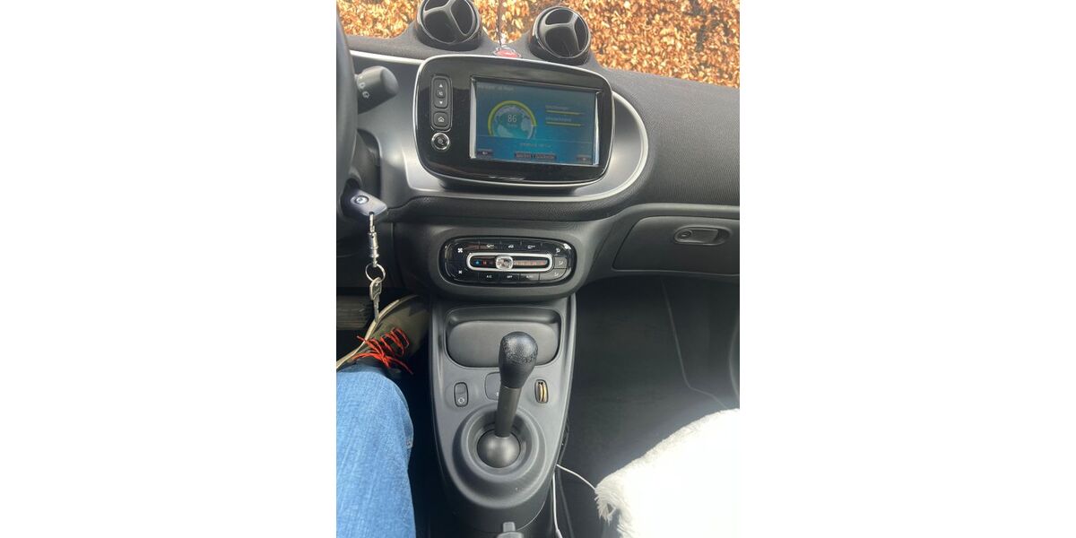 Smart ForTwo 43.000 km 16.900 &euro; Hamburg 22455