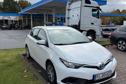Toyota Auris 117.500 km 8.900 &euro; Wedel 22880