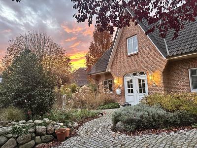 NORDISCHER LANDHAUS-CHARME MIT SEPARATEM BÜRO - Einfamilienhaus Bevern | Angebot:25537586