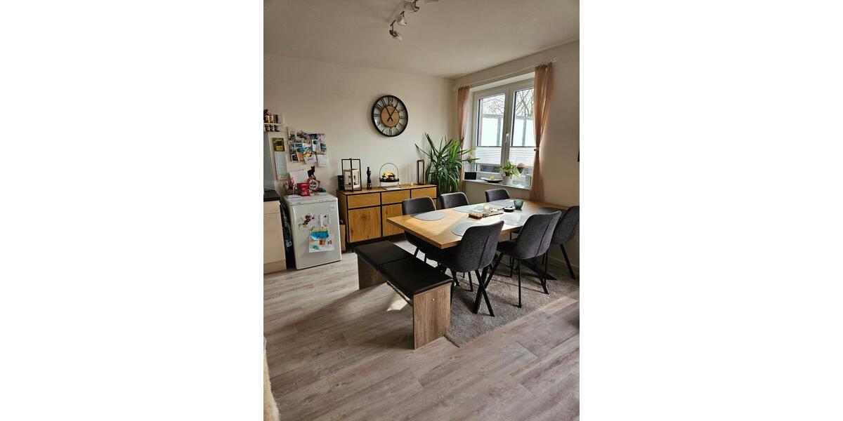 Etagenwohnung Uetersen - 2 Zimmer, 92 m&sup2;, 1.015&euro; | Angebot:26161538