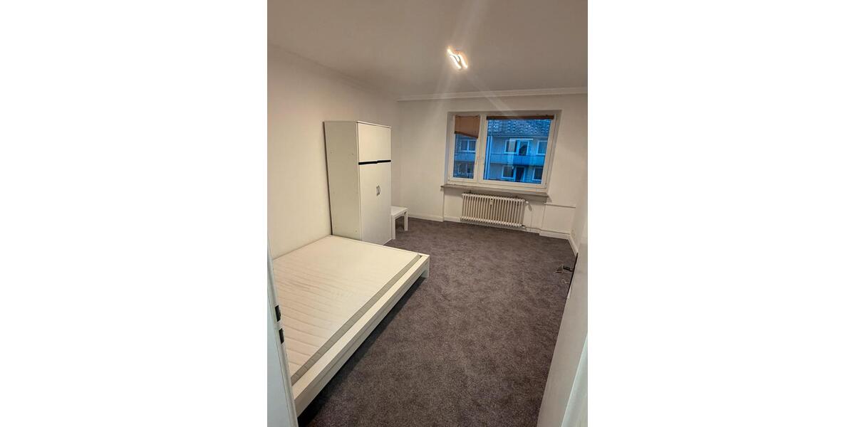 Erdgeschoßwohnung Hamburg Wandsbek - 3 Zimmer, 83 m&sup2;, 1.700&euro; | Angebot:25873436