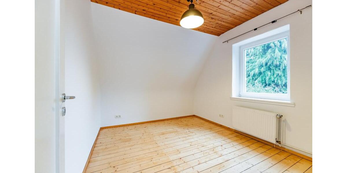 Einfamilienhaus Hamburg Eidelstedt - 8 Zimmer, 146 m&sup2;, 870.000&euro; | Angebot:25933924