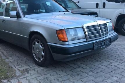 Mercedes-Benz E 300 139.000 km 3.650 &euro; Oststeinbek 22113