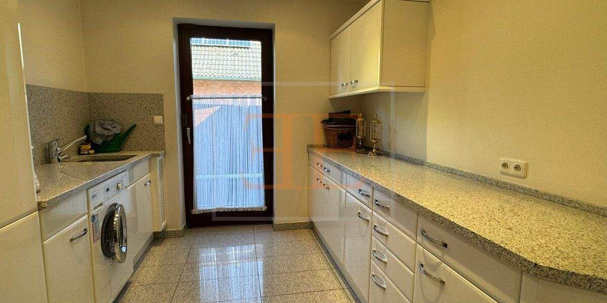 Edles Wohnen in Appen: Granitboden, zwei Bäder, Gäste-WC, traumhafter Garten und Indoor-Schwimmbad - Einfamilienhaus Appen Etz | Angebot:25806419