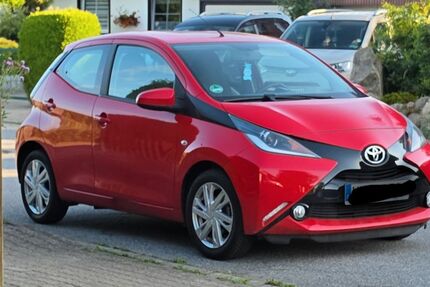 Toyota Aygo (X) 21.900 km 8.599 &euro; Seth 23845
