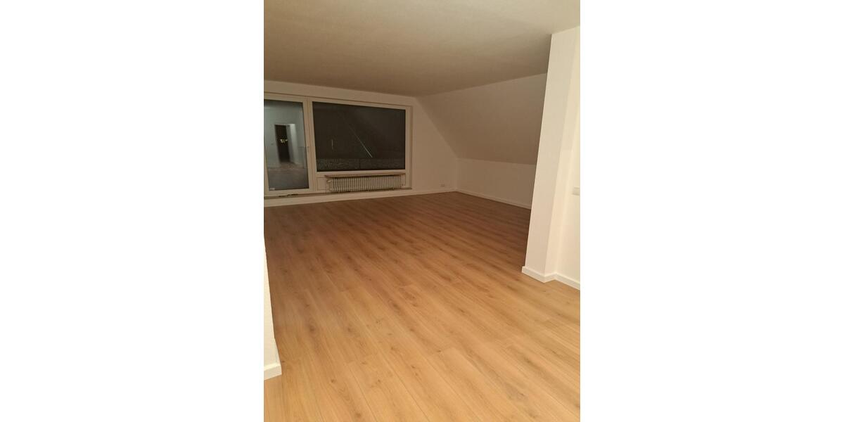 Dachgeschoßwohnung Stapelfeld - 3 Zimmer, 97 m&sup2;, 1.880&euro; | Angebot:25307683