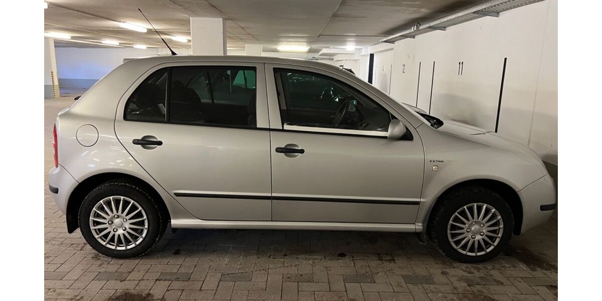 Skoda Fabia 102.000 km 3.400 &euro; Hamburg 22047