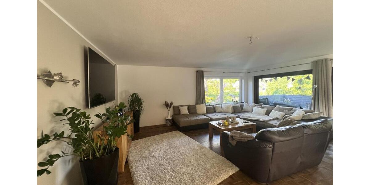 Villa Hoisdorf - 8 Zimmer, 243 m&sup2;, 878.000&euro; | Angebot:25647147