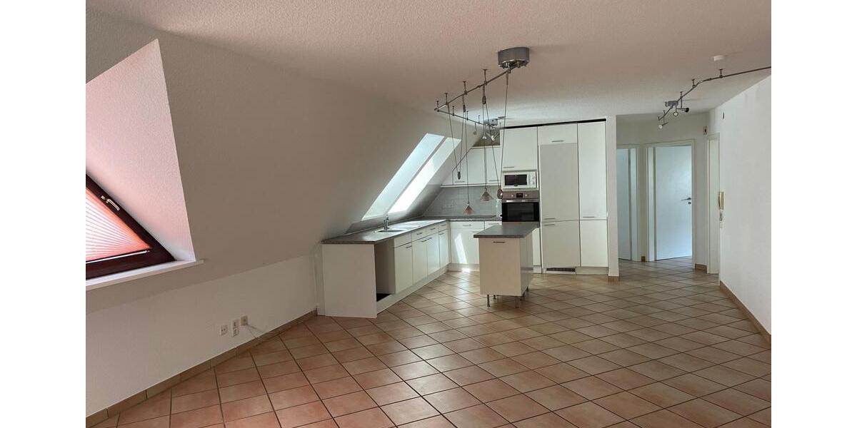 Dachgeschoßwohnung Quickborn - 3 Zimmer, 116 m&sup2;, 1.200&euro; | Angebot:24611415