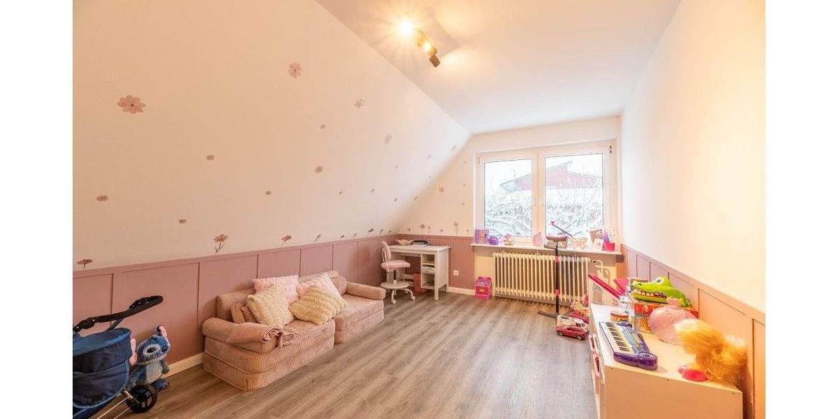 Mehrfamilienhaus, Wohnhaus Uetersen - 8 Zimmer, 165 m&sup2;, 420.000&euro; | Angebot:25687560