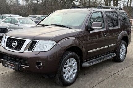Nissan Pathfinder 202.529 km 14.990 &euro; Hamburg 22529