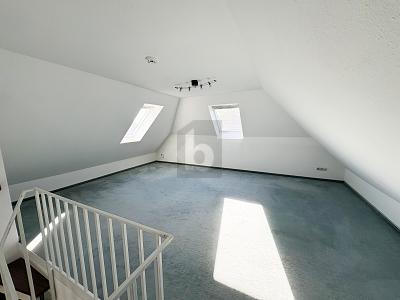 CHARMANT UND RUHIG WOHNEN - Maisonettenwohnung Halstenbek | Angebot:27283669