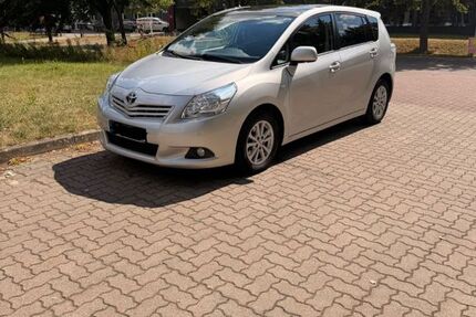 Toyota Verso 129.857 km 9.000 &euro; Hamburg 22523