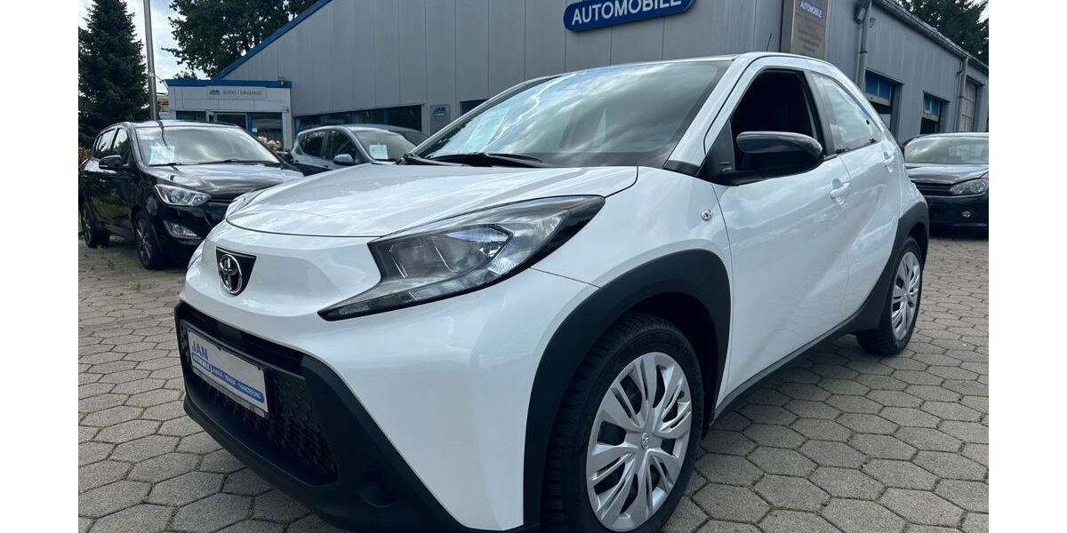 Toyota Aygo (X) 10.320 km 15.799 &euro; Elmshorn 25335