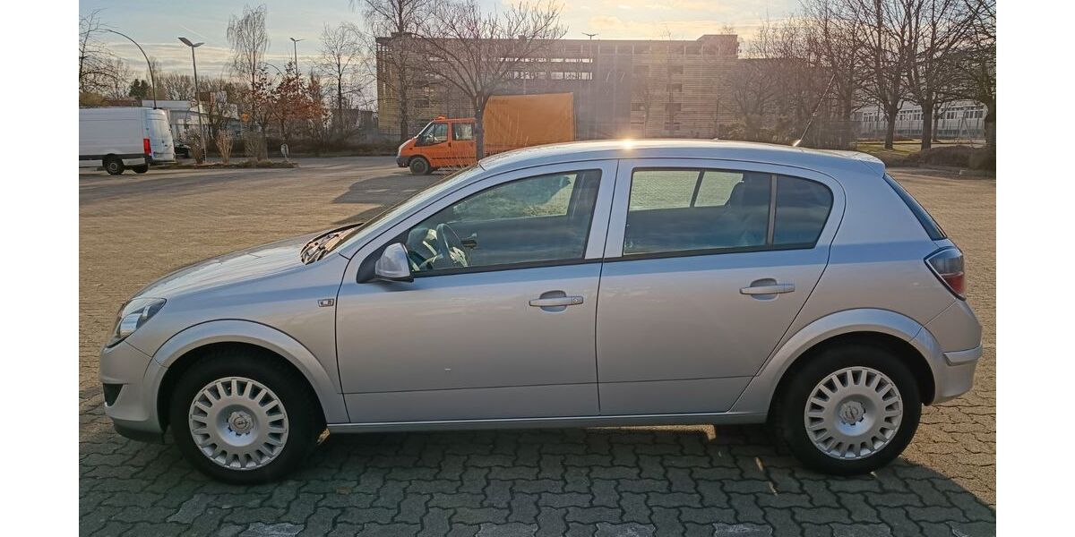 Opel Astra 102.000 km 4.990 &euro; Hamburg 22179
