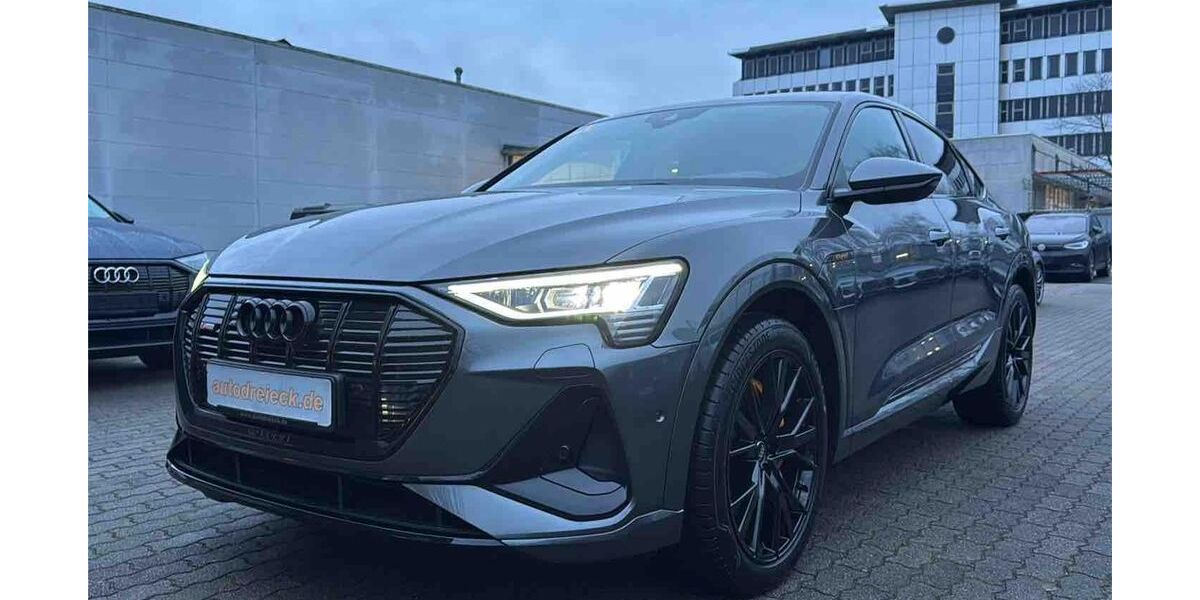 Audi e-tron 27.096 km 33.950 &euro; Hamburg 22047