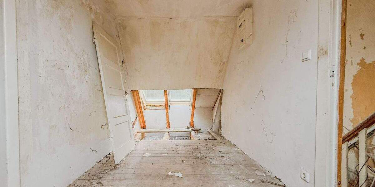 Doppelhaushälfte Hamburg Langenhorn - 3 Zimmer, 127 m&sup2;, 125.000&euro; | Angebot:25679203