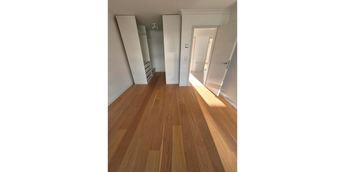 Reihenhaus Wedel - 4.5 Zimmer, 127 m&sup2;, 2.260&euro; | Angebot:25489402