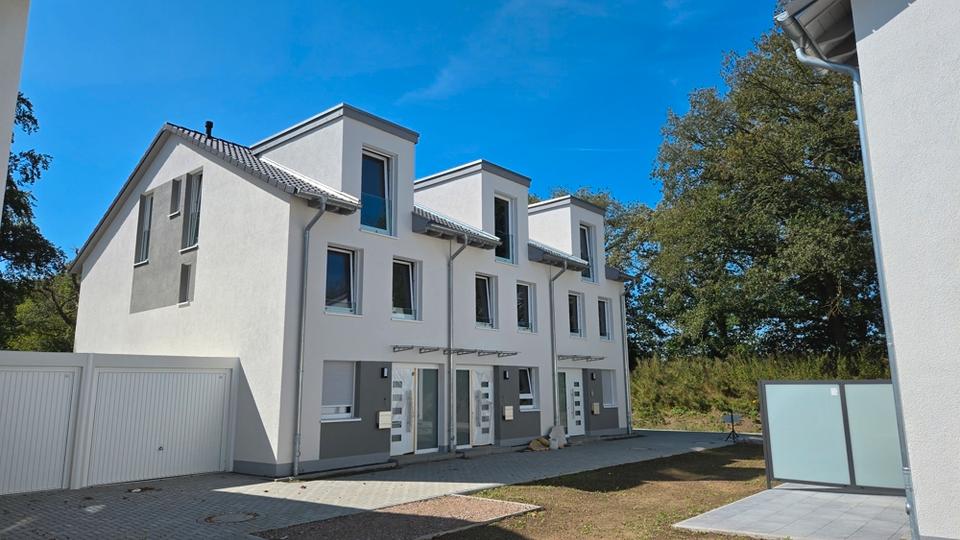 Reihenhaus Norderstedt Glashütte - 5 Zimmer, 140 m&sup2;, 2.100&euro; | Angebot:25544706