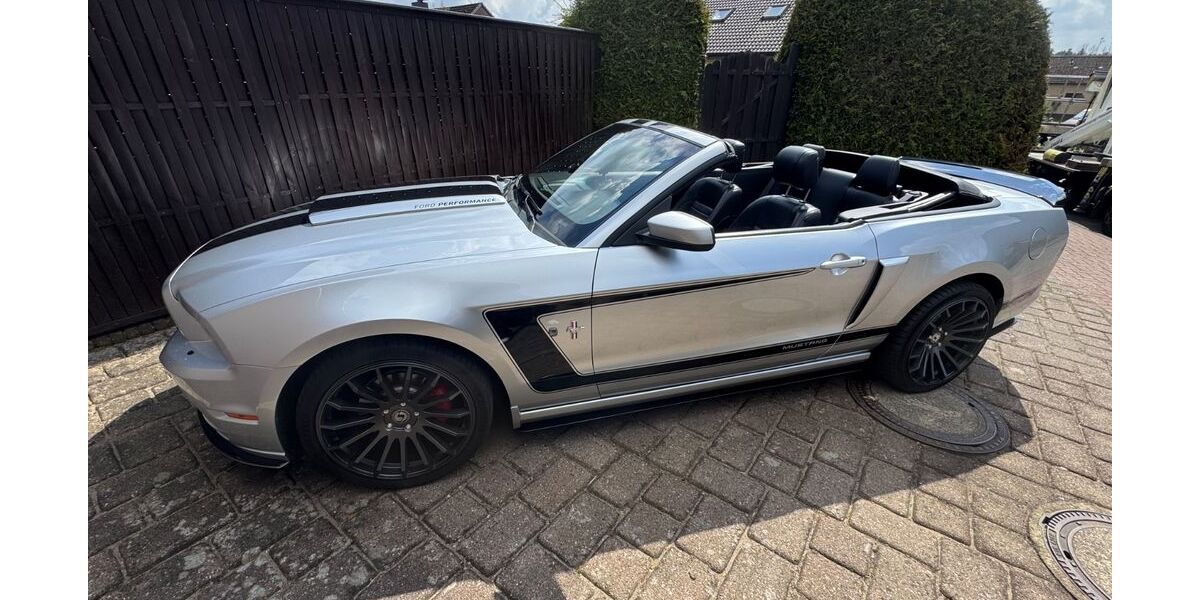 Ford Mustang 84.500 km 16.000 &euro; Kattendorf 24568
