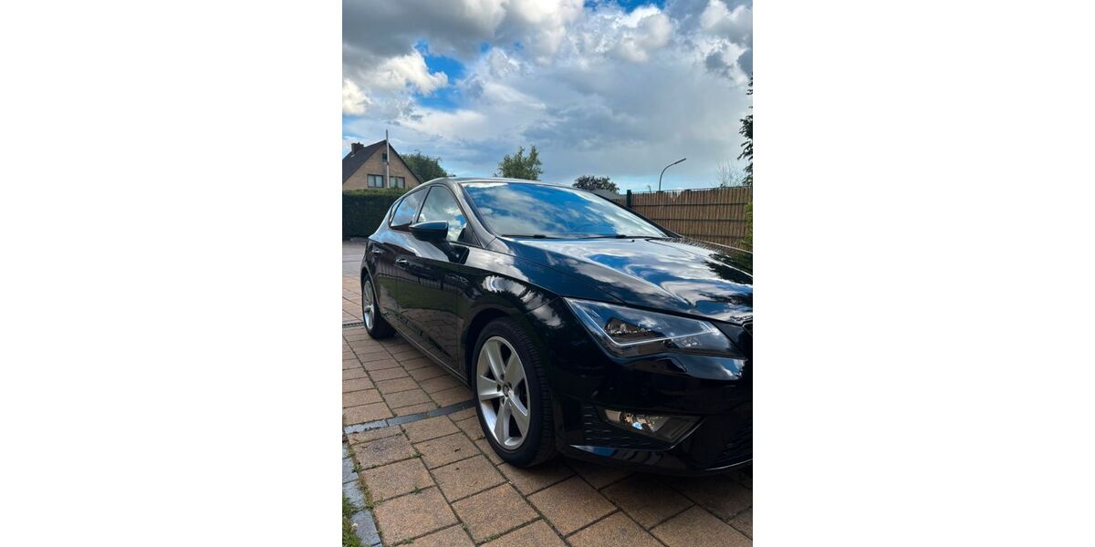 Seat Leon 74.100 km 12.170 &euro; Hamburg 20537