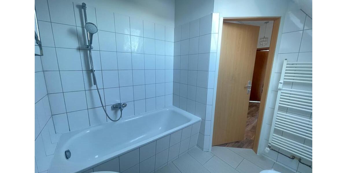 Dachgeschoßwohnung Oststeinbek - 2.5 Zimmer, 69 m&sup2;, 850&euro; | Angebot:25394072