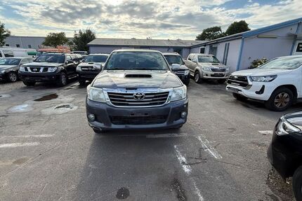 Toyota Hilux 260.728 km 11.499 &euro; hamburg 20539