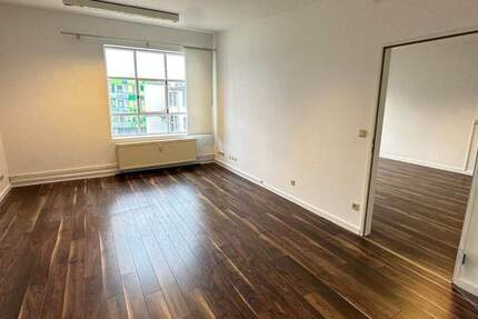 Gewerbeobjekt Hamburg Wandsbek - 4 Zimmer, 145 m&sup2;, 1.450&euro; | Angebot:25910360